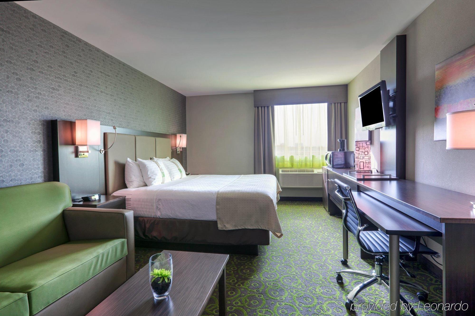 Hotel Express Airport - Polo Park By Ihg