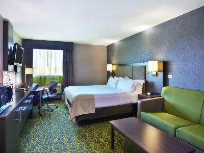 Express Airport - Polo Park By Ihg Hotel