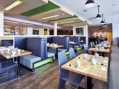 Express Airport - Polo Park By Ihg Hotel